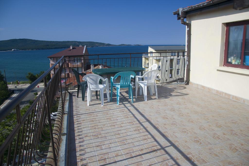 Paunovi Guest House Primorsko Extérieur photo