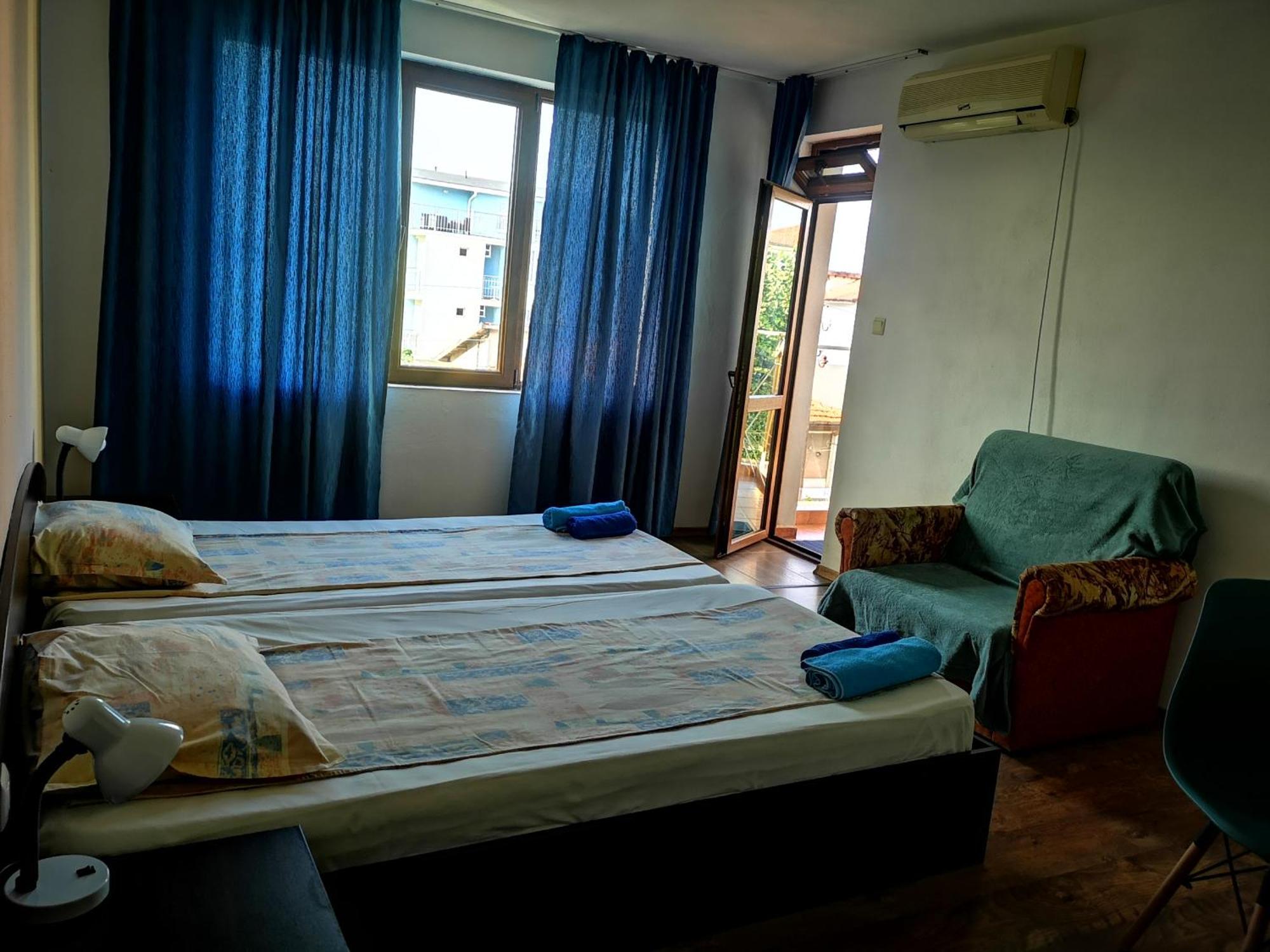 Paunovi Guest House Primorsko Chambre photo