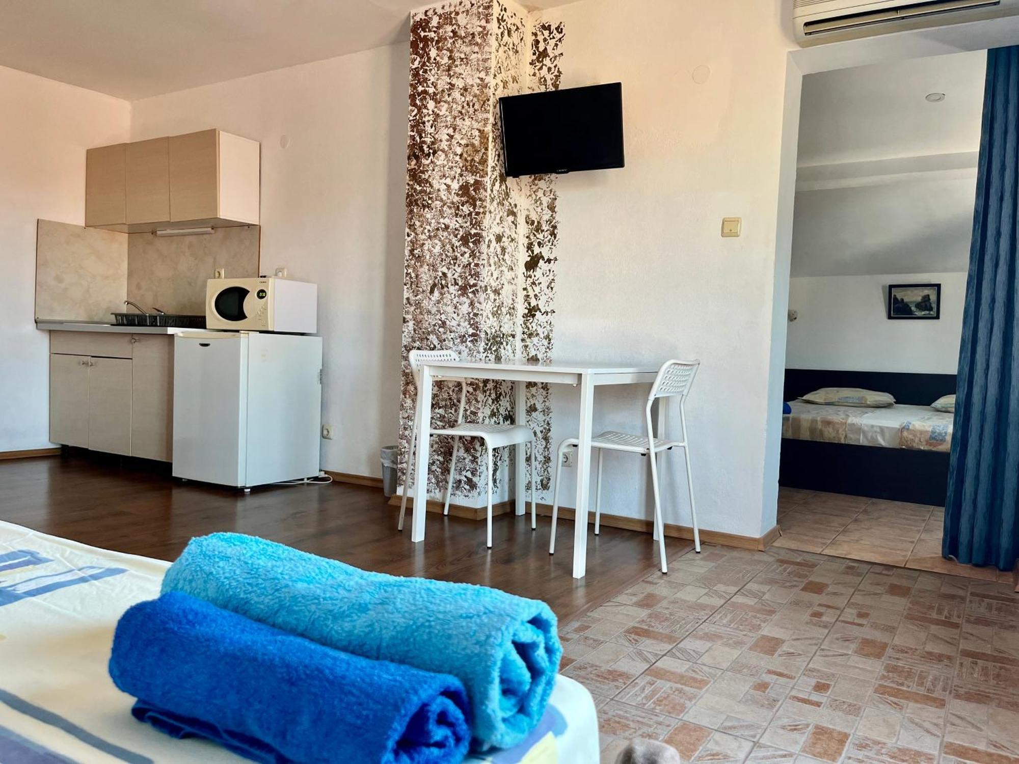 Paunovi Guest House Primorsko Extérieur photo