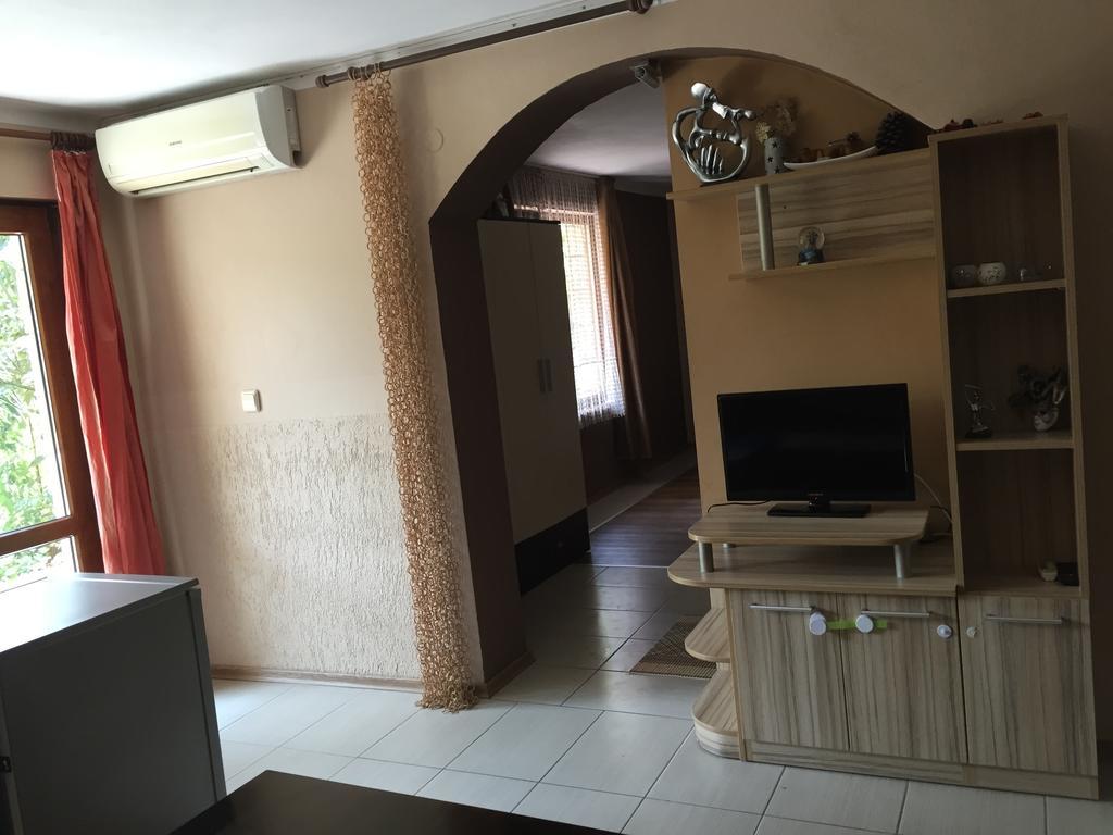 Paunovi Guest House Primorsko Extérieur photo