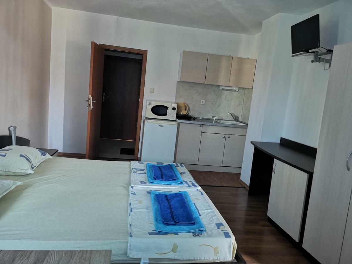 Paunovi Guest House Primorsko Chambre photo